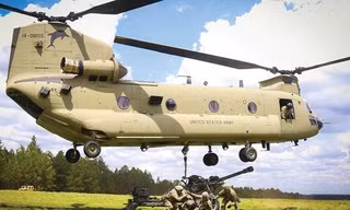 Trực thăng vận tải Boeing Chinook CH-47F Block II. Ảnh: Defense Blog.