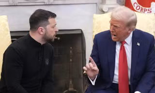 Tổng thống Mỹ Donald Trump to tiếng với Tổng thống Ukraine Volodymyr Zelensky trong Phòng Bầu dục của Nhà Trắng hôm 28/2/2025. Ảnh: Getty Images. 