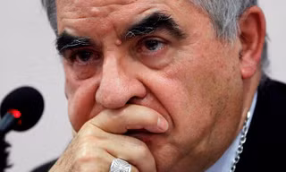 Hồng y Angelo Becciu năm 2020. Ảnh: Reuters.