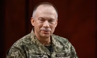 Thượng tướng Oleksandr Syrskyi, Tư lệnh Lực lượng Lục quân Ukraine, trả lời phỏng vấn Reuters trong bối cảnh Nga tấn công vùng Kharkiv, Ukraine ngày 12/1/2024. Ảnh: Reuters.