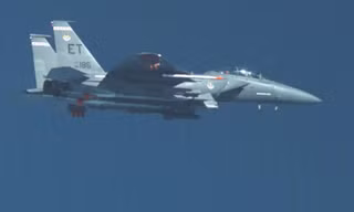 Không quân Mỹ thử nghiệm siêu bom GBU-72 nặng 2,5 tấn. Ảnh: US Air Force. 