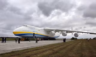 Máy bay lớn nhất thế giới Antonov AN-225 (trọng lượng tải tối đa 250 tấn). Nguồn CNN. 