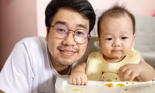 Ông bố 9x ở TPHCM kể chuyện 'ngược đời': Chồng ở nhà chăm con cho vợ đi làm