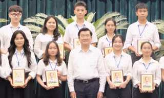 Nguyên Chủ tịch nước Trương Tấn Sang gửi lời tâm huyết đến bạn trẻ Hà Tĩnh