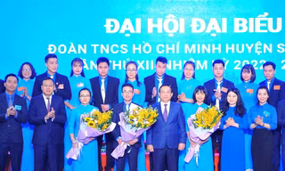 Anh Nguyễn Văn Tuấn, Bí thư Huyện Đoàn Sóc Sơn và BCH Huyện Đoàn khóa XII, nhiệm kỳ 2022 - 2027 ra mắt Đại hội. 