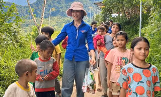 Ngược non ngàn tặng nụ cười cho các em nhỏ 