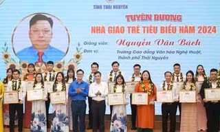 Tuyên dương các Thầy cô giáo Thái Nguyên tiêu biểu. 