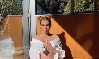'Búp bê Thụy Điển' Elsa Hosk mang bầu lớn vẫn quá đỗi gợi cảm