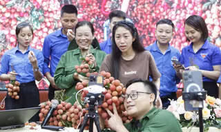 Bí thư Trung ương Đoàn Ngô Văn Cương phát biểu tại diễn đàn. Ảnh: Nguyễn Thắng