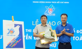 Nguyên Giám đốc Bảo tàng Đặc công đạt giải cao nhất thi sáng tác tranh cổ động, tuyên truyền ĐH Đoàn