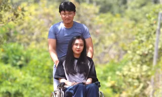 Chuyện cổ tích của cô gái ngồi xe lăn 