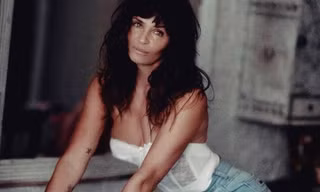 Cựu 'thiên thần nội y' 52 tuổi Helena Christensen ngày càng nóng bỏng