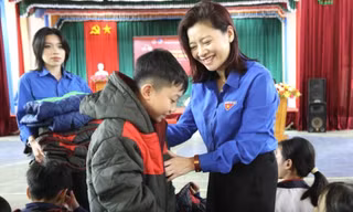 Nhiều công trình 'Tháng Ba biên giới' đến với bà con miền biên viễn