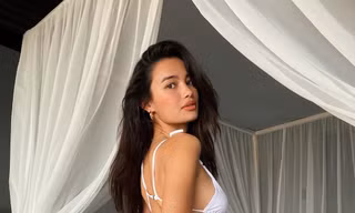 Ảnh bikini tôn thân hình tuyệt mỹ của người mẫu Kelsey Merritt