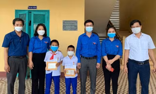 Hai anh em ruột dũng cảm cứu người đuối nước 