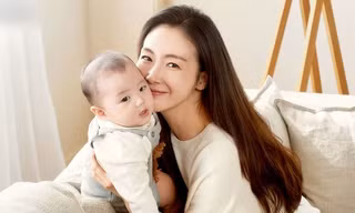 Người đẹp 'Bản tình ca mùa đông' Choi Ji Woo quá đẹp sau 5 tháng sinh con