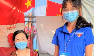 Nữ sinh 10x làm 'bà đỡ' ở chốt kiểm dịch