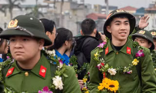 Tân binh Thái Nguyên, Quảng Ninh lên đường nhập ngũ