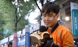 Chuyện đời buồn của chàng shipper nói tiếng Pháp gây 'bão' mạng