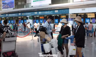 Sẽ có 7 chuyến bay (từ ngày 12/8 đến ngày 14/8) để đưa 1.453 khách du lịch kẹt lại Đà Nẵng trở về Hà Nội và TP Hồ Chí Minh theo nguyện vọng. Ảnh: Giang Thanh
