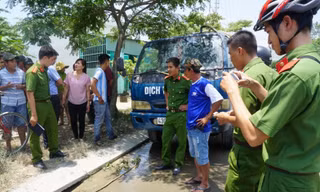 Lực lượng chức năng phát hiện đối tượng xả trộm 2730 kg nhớt thải vào cống thoát nước đô thị