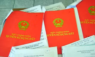 Nguy cơ mất nhà vì... tạm bán ‘sổ đỏ’