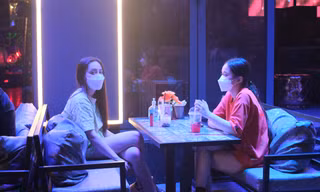 Quán bar ở Phố Tây Bùi Viện thành nơi bán cơm tấm, sinh tố
