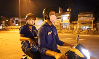 Theo chân 'ATM Oxy' đến tận nhà cứu bệnh nhân