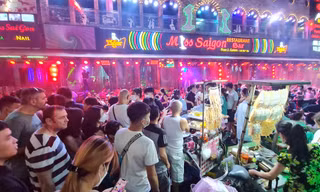 Trung tâm TPHCM chật cứng người dạo chơi dịp lễ Quốc khánh