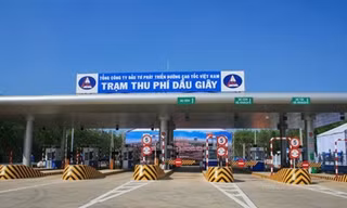 Lượng phương tiện qua cao tốc TP.HCM - Long Thành - Dầu Giây theo kiểm tra ngày 18/2 là 39.000 lượt với mức thu 3,3 tỉ đồng/ngày.