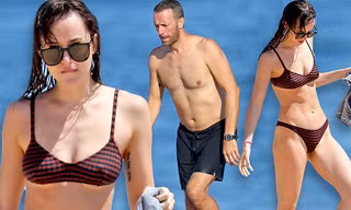 Mỹ nhân ‘50 sắc thái’ Dakota Johnson khoe vóc dáng đáng kinh ngạc với bikini