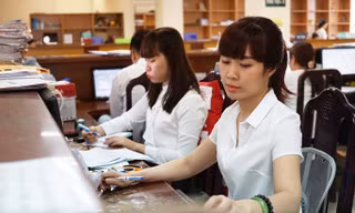 Bỏ 'viên chức suốt đời': Nhường ghế cho người tài?