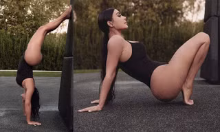 Kim Kardashian diện bodysuit ‘trồng cây chuối’ khoe ‘siêu vòng ba’ trứ danh