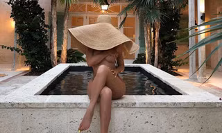 Em út tỷ phú nhà Kardashian khoả thân phô vóc dáng ‘tượng tạc’, hút triệu view