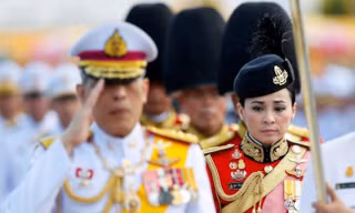 Chân dung người phụ nữ vừa được vua Thái Lan phong làm Hoàng hậu