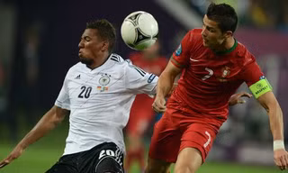 Boateng không cho Ronaldo một cơ hội nào