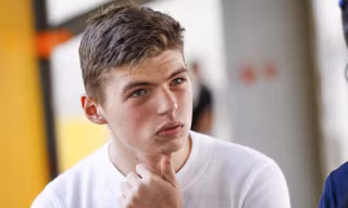 Vẻ mặt còn ngây thơ của Max Verstappen 