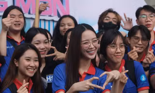 AI, thủ khoa, chuyên gia tâm lý đồng loạt 'tiếp sức' sĩ tử mùa thi 