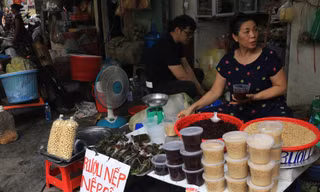 Tất bật chợ sớm sắm Tết Đoan Ngọ