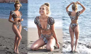 Mỹ nhân ‘Love Island’ sang chảnh với bikini hoạ tiết da động vật