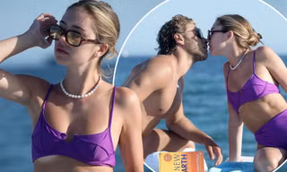Con gái nữ diễn viên Lisa Rinna nổi bật với bikini tím, hôn đắm đuối bạn trai tại Cannes
