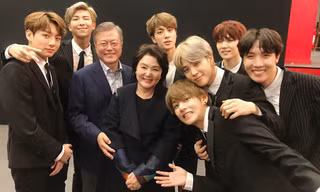 Tổng thống Hàn Quốc và loạt sao chúc mừng BTS đạt thành tích ‘khủng’