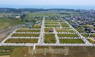 Hết thời sốt nóng, giá đất nền 'xì hơi'