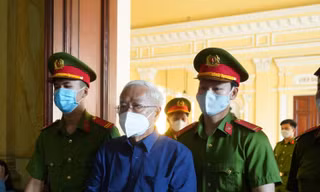 Ông Trần Phương Bình.