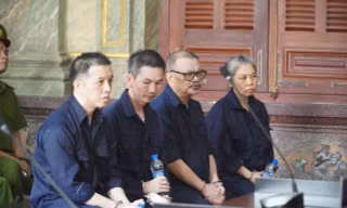 Các bị cáo tại phiên tòa.