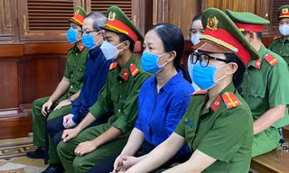 Ông Nguyễn Minh Quân (thứ 2 trái sang