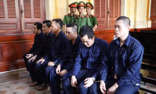 Các bị cáo tại phiên tòa.