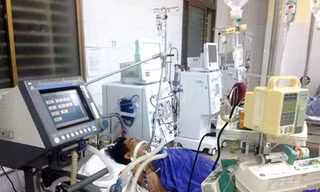 Nạn nhân ngộ độc Rượu nếp có khả năng bị mù