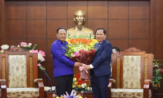 Đoàn đại biểu Trung ương Đoàn Thanh niên Nhân dân Cách mạng Lào thăm tỉnh Hòa Bình