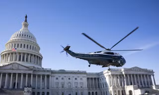 Cựu Tổng thống Mỹ Joe Biden rời Washington